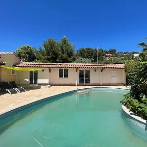 Appartement T2 Piscine Proche Carqueiranne